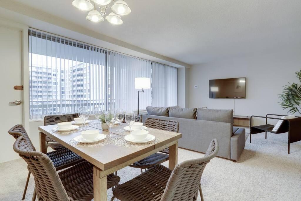 Elegant Apartment W Views At Crystal City อาร์ลิงตัน ภายนอก รูปภาพ