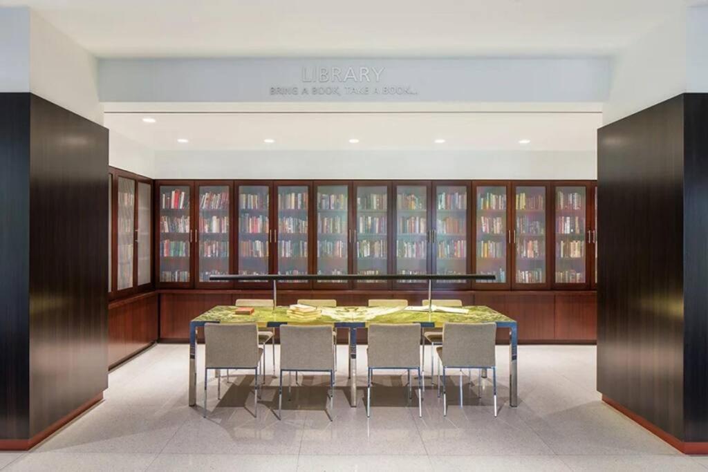 Elegant Apartment W Views At Crystal City อาร์ลิงตัน ภายนอก รูปภาพ