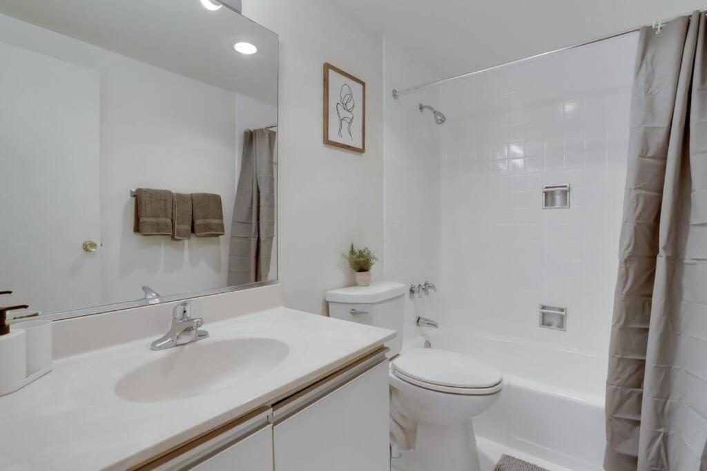 Elegant Apartment W Views At Crystal City อาร์ลิงตัน ภายนอก รูปภาพ