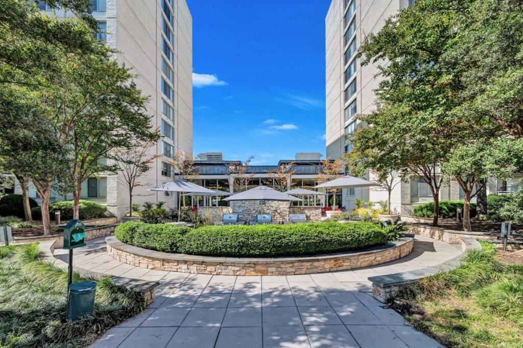 Elegant Apartment W Views At Crystal City อาร์ลิงตัน ภายนอก รูปภาพ