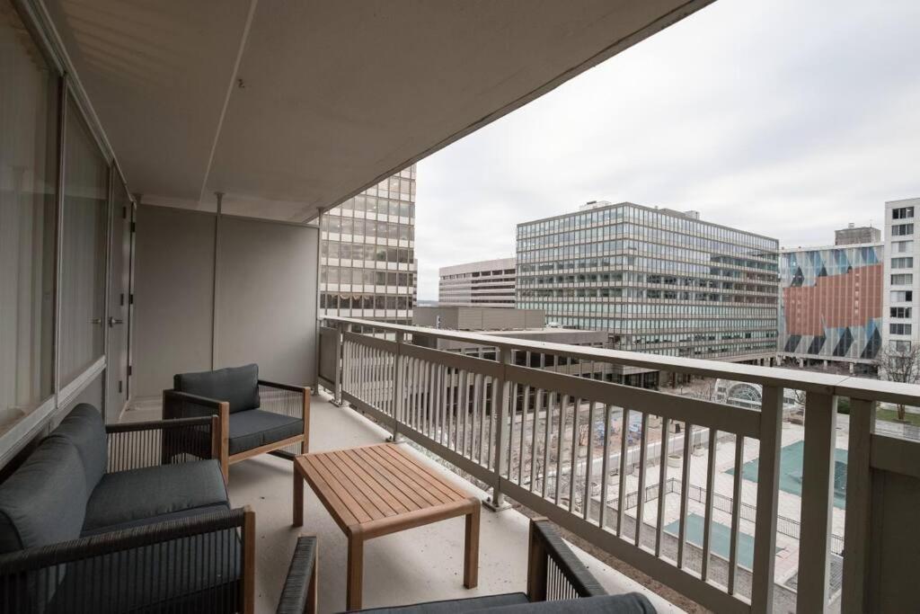Elegant Apartment W Views At Crystal City อาร์ลิงตัน ภายนอก รูปภาพ