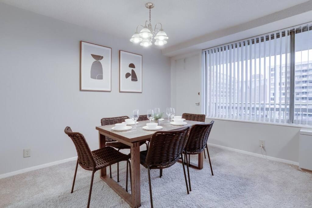 Elegant Apartment W Views At Crystal City อาร์ลิงตัน ภายนอก รูปภาพ
