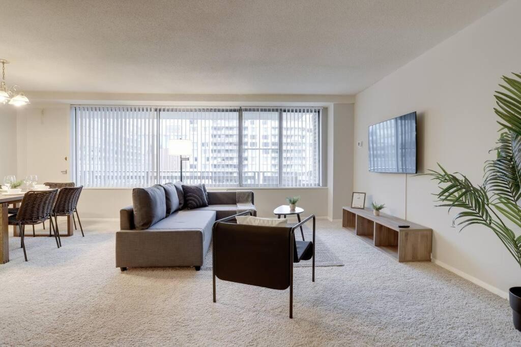 Elegant Apartment W Views At Crystal City อาร์ลิงตัน ภายนอก รูปภาพ