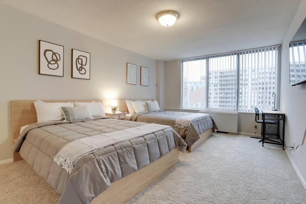 Elegant Apartment W Views At Crystal City อาร์ลิงตัน ภายนอก รูปภาพ