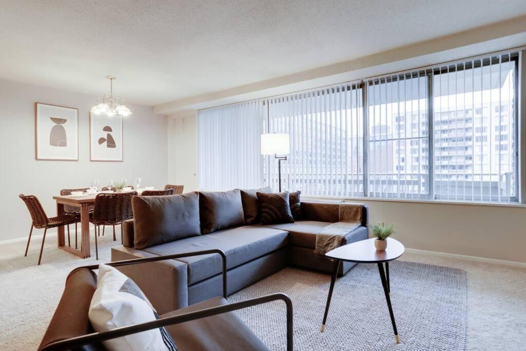 Elegant Apartment W Views At Crystal City อาร์ลิงตัน ภายนอก รูปภาพ